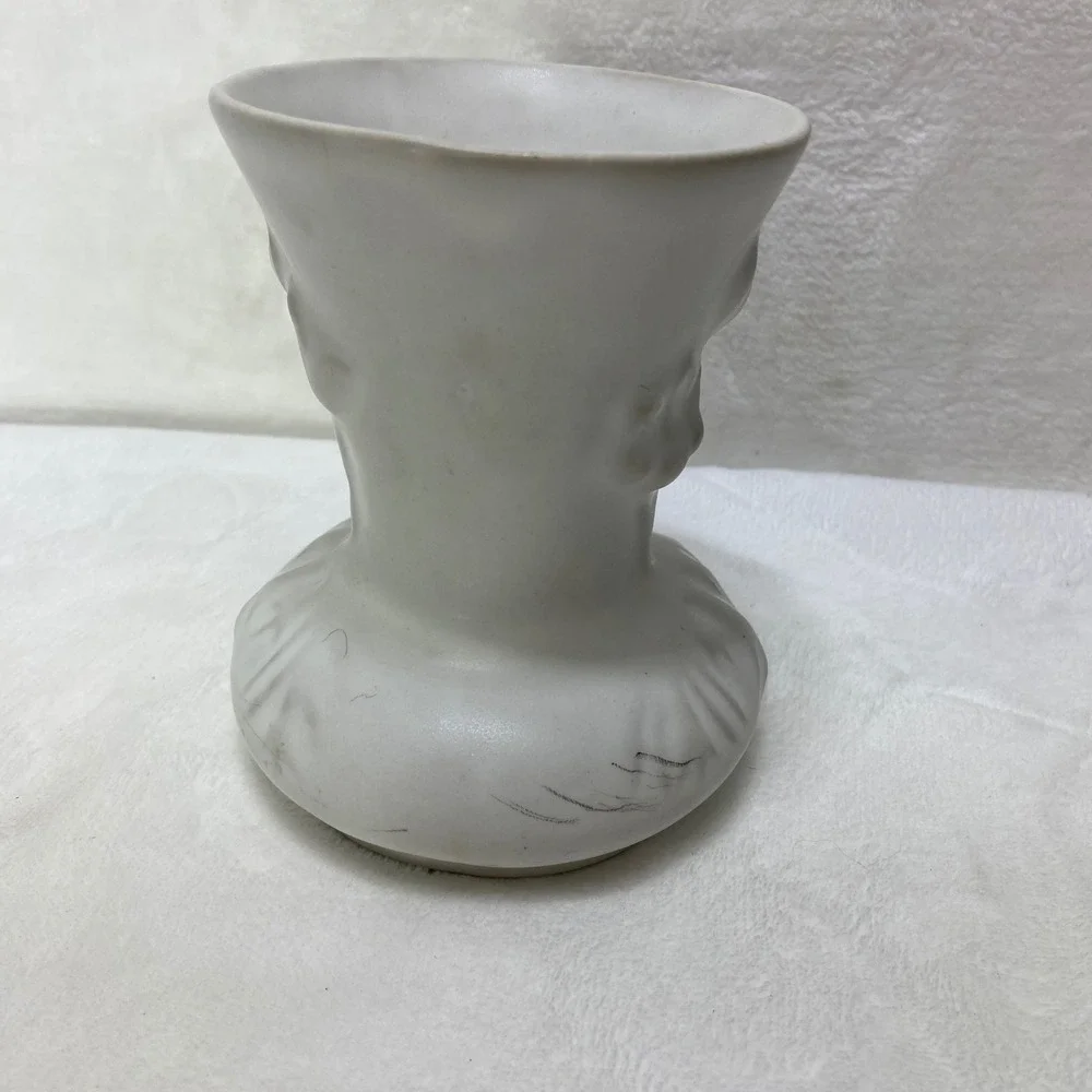 VTG Van Briggle‎ Signed White Cream Ceramic Vase Embossed Tulip  *READ